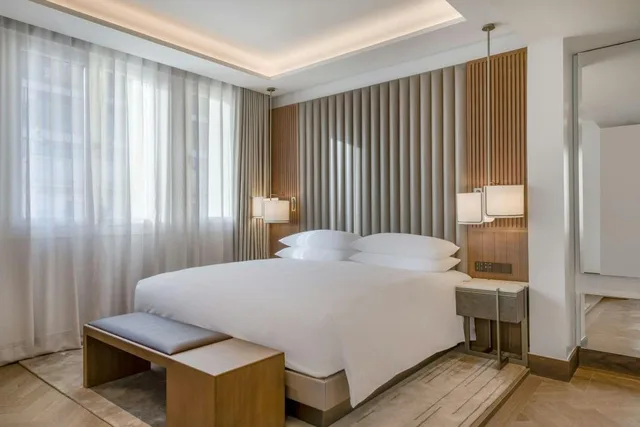 Canalejas, Suite, King Bed, Skyline View, Terrace، JW Marriott Hotel Madrid 1/4
