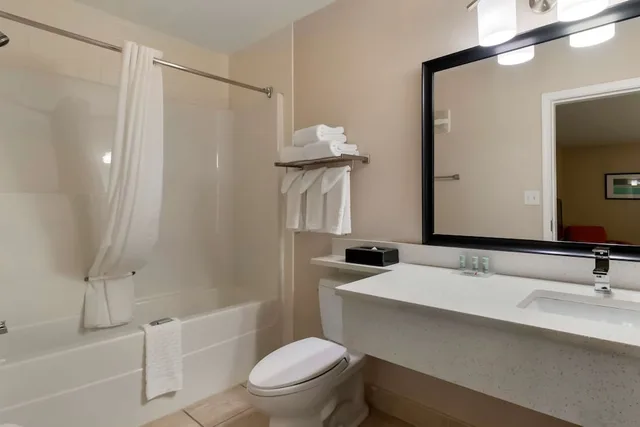 غرفة قياسية بسرير كوين في الملحق، Best Western Cold Lake Inn 8/8