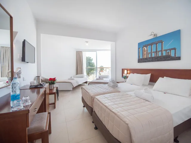غرفة قياسية بإطلالة على البحر، Avlida Hotel 3/6