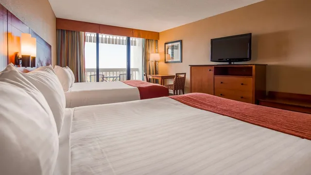 غرفة بسريرين كوين بشرفة، Drury Plaza Hotel Orlando - Disney Springs Area 1/2
