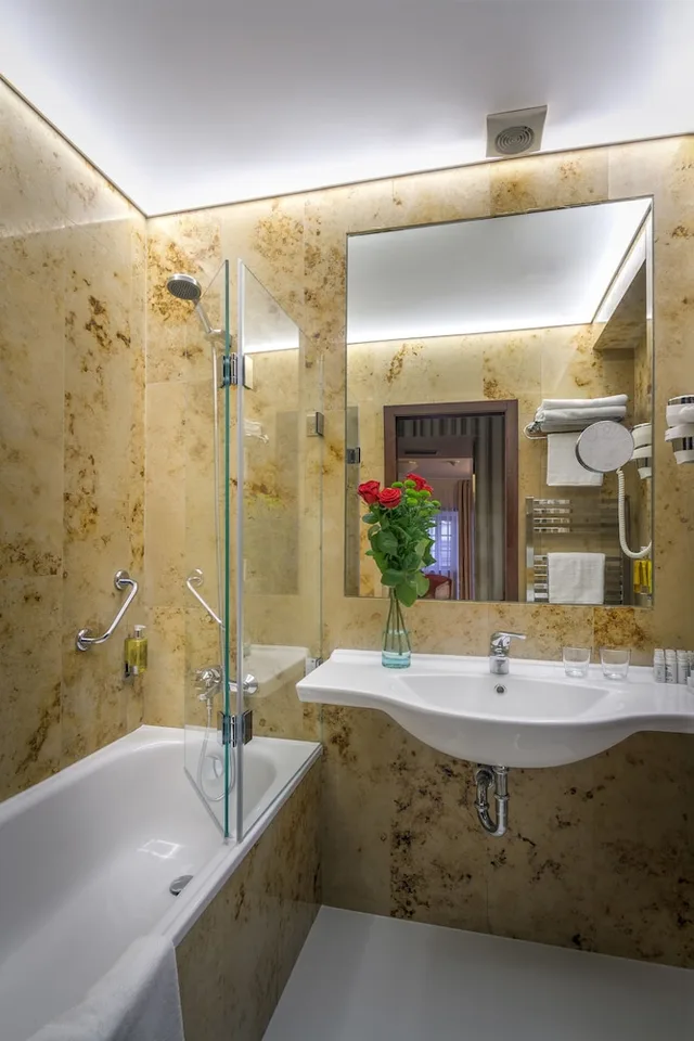 غرفة قياسية بسرير كوين، Hotel Clementin 3/3