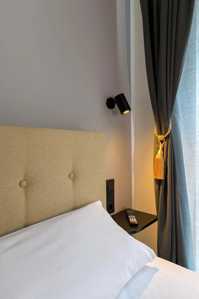 غرفة بسرير كينج، Nikii City Hotel 1/3
