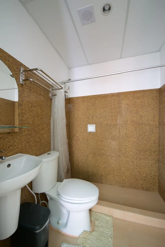 Couple, Queen Bed, Balcony، Ala Amid Bed Breakfast 3/3
