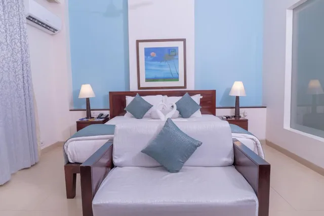غرفة ديلوكس بشرفة، Kyriad Prestige Calangute, Goa 2/4