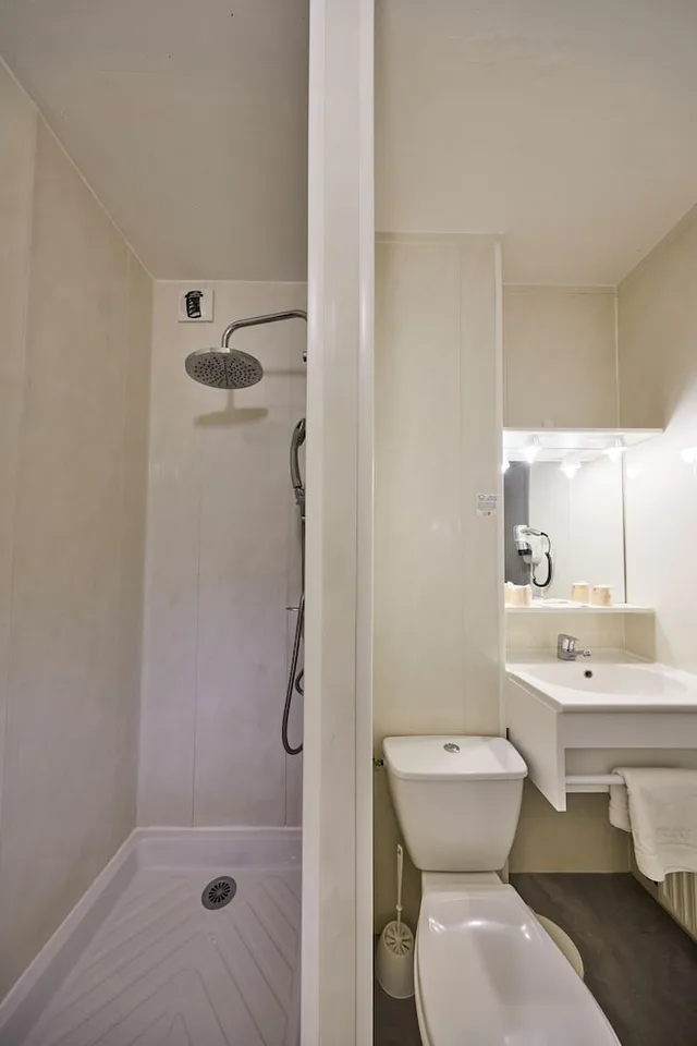 غرفة ثلاثية بسرير مزدوج وسرير فردي، Hotel Eco - A75 5/5
