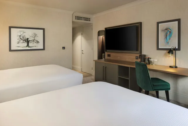 Room, 2 Double Beds, Golf Course View، DoubleTree by Hilton Belfast Templepatrick Golf & Country Club 2/5