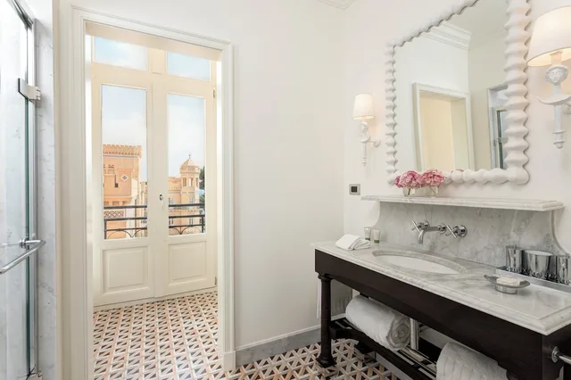 غرفة ديلوكس بسرير كينج بإطلالة على البحر، Rocco Forte Villa Igiea 9/9
