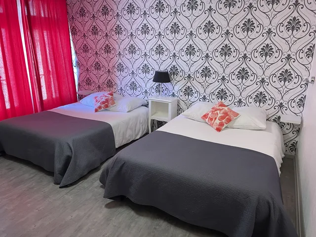 Room, Quadruple, Double Bed, Au Chapon Fin 8/10