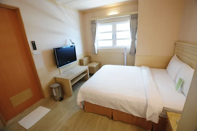 غرفة بزنس بسرير مزدوج، Kindness Hotel Min Sheng 1/8