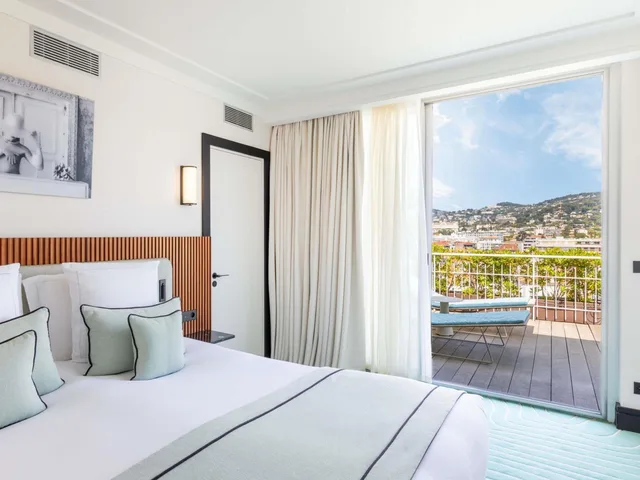 Serenity, Suite, Queen Bed, City View, Terrace، Mondrian Cannes 2/5