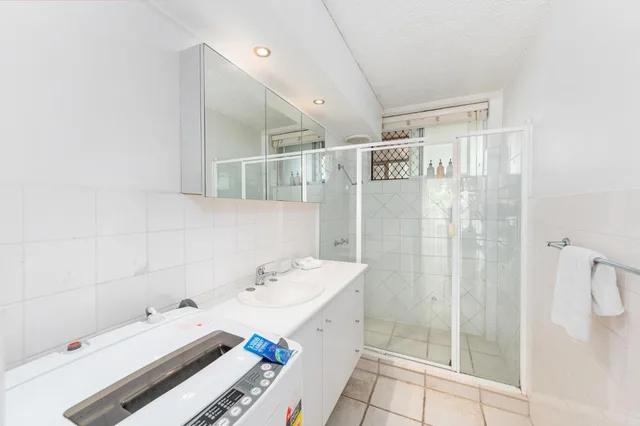 شقة بغرفة نوم واحدة في طابق منخفض، HI HO BEACH APARTMENTS 8/10
