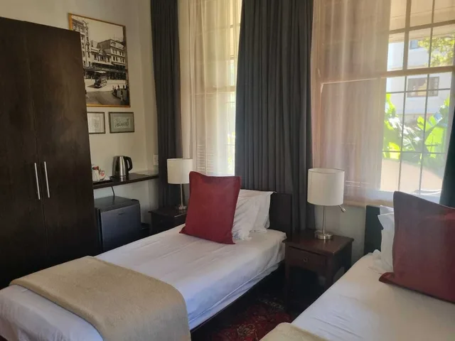 غرفة قياسية بسريرين منفصلين، Ashanti Guest House Gardens Hostel 1/3