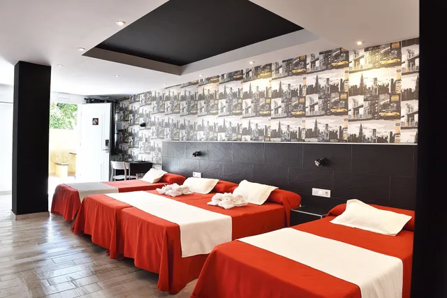 Standard, Quadruple, 4 Beds, Two Extra Beds، Hotel Zen Airport 6/10