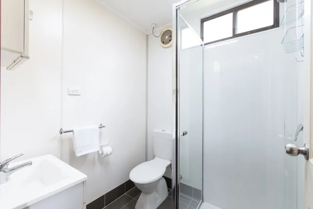 كابينة بسرير مزدوج وسريرين منفصلين، Adelaide Caravan Park 5/5