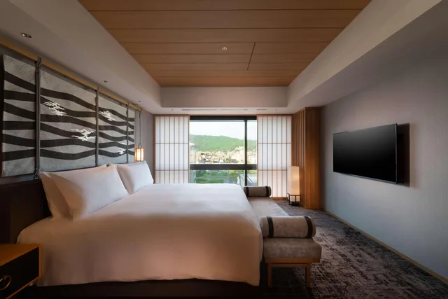 جناح، Hilton Kyoto 1/1