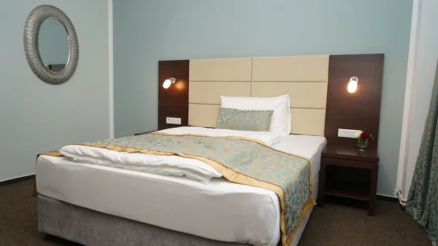 غرفة كومفورت مفردة بسرير كوين، Hotel Class 1/4