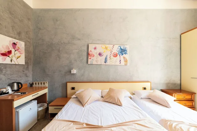 غرفة كلاسيكية ثلاثية بسرير مزدوج وسرير فردي، Hotel Angelica 3/10
