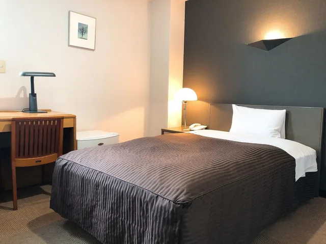 غرفة مفردة، Hotel New White House 1/4