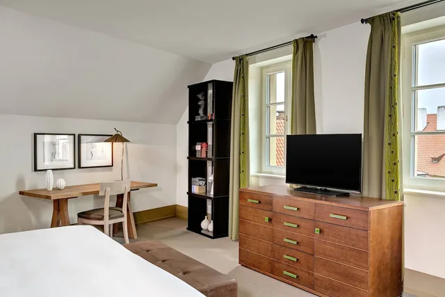 جناح جونيور بسرير كينج بإطلالة على المدينة، Augustine Hotel Prague 2/4