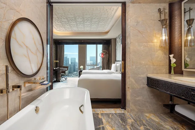 Grand, Deluxe, 2 Double Beds, with View, Wanda Reign Chengdu 3/5