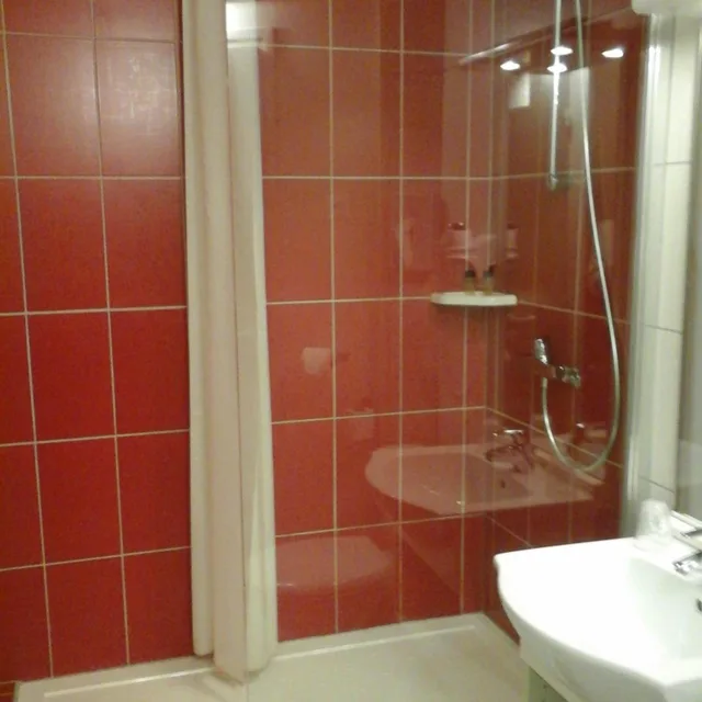 غرفة ثلاثية، Hotel Carmin 10/10
