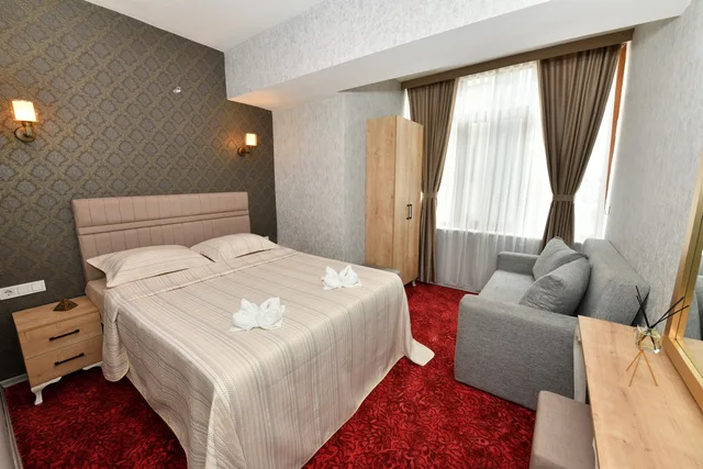 جناح، Sea Moon Hotel 2/4