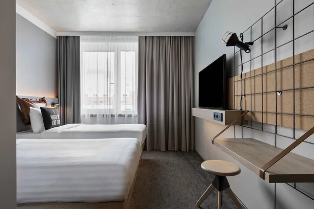 Moxy Sleeper, Twin Beds، Moxy Bremen 2/5