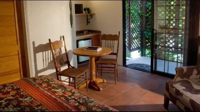 غرفة رومانسية بسرير كينج، Hotel California 2/2