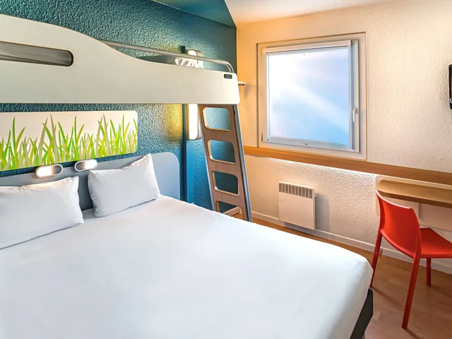 غرفة ثلاثية بسرير مزدوج وسرير بطابقين، Ibis Budget Strasbourg Sud Illkirch Geispolsheim 5/10