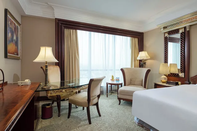 غرفة بزنس بسرير كوين، Regal Palace Hotel 1/2