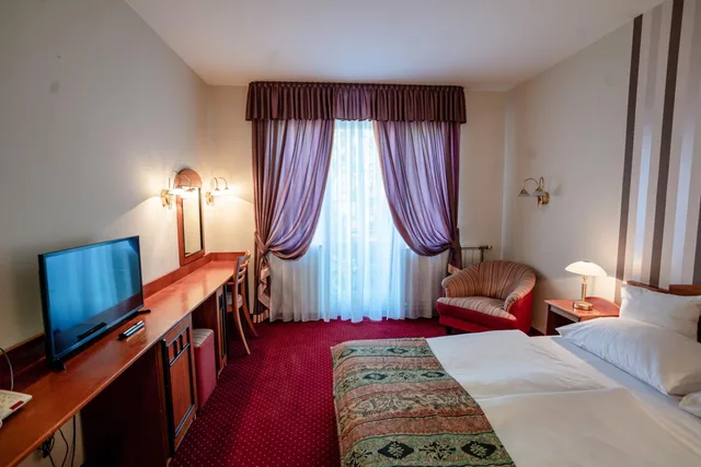 غرفة قياسية بسرير كوين، Erzsebet Hotel 3/10