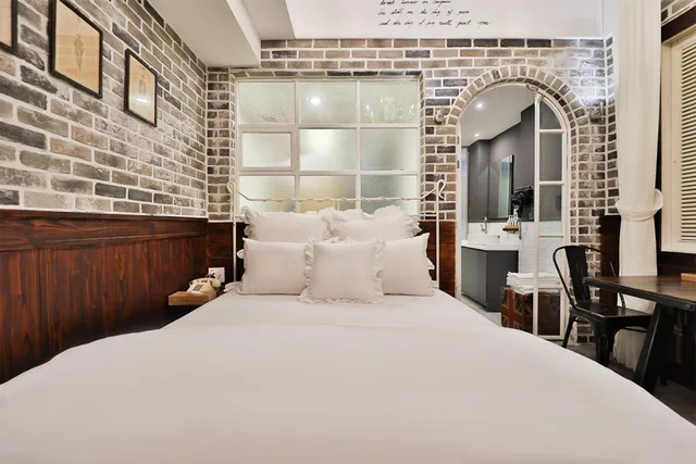 جناح جونيور، February Hotel Hwanggeum 5/10