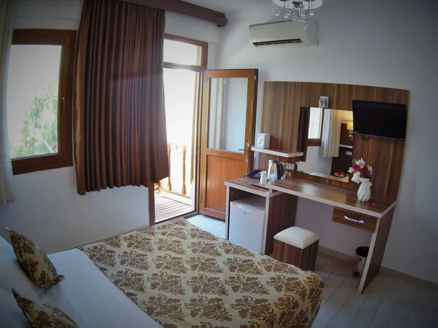 غرفة قياسية بسريرين منفصلين، Manuela Hotel 6/9
