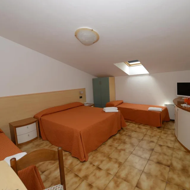 Room, Quadruple, Attic، San Benedetto 1/5