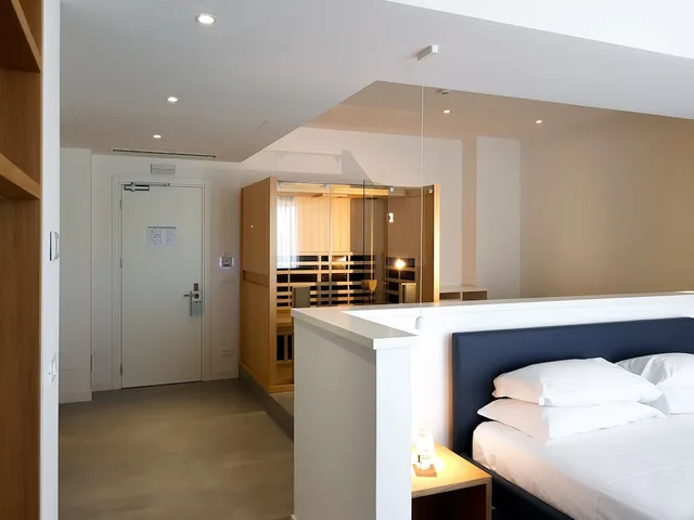 Suite, Queen Bed, Sauna, Private Spa، Mosella Suite 2/4