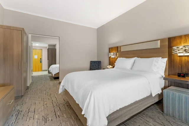 جناح بسريرين كوين بغرفة نوم واحدة بحوض استحمام، Holiday Inn Express Breezewood 3/10