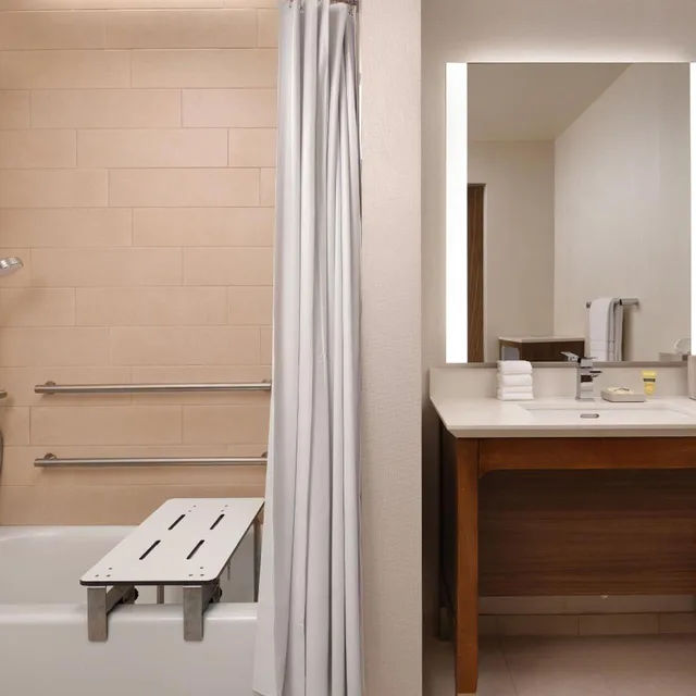 Family Suite, 1 King and 2 Bunk Beds, Sofa, Element Anaheim Resort Convention Center 7/10