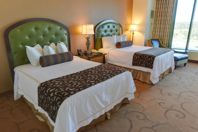 غرفة ديلوكس بسريرين كوين، Belterra Casino Resort 2/3