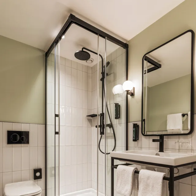 Comfy, Double Bed، Hotel Valaisia 2/2
