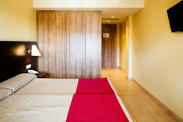 غرفة قياسية بسرير مزدوج أو سريرين منفصلين، Canal Olimpic Hotel 3/3