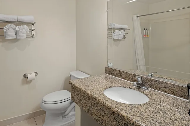 غرفة قياسية بسريرين كوين، Hotel Bay Breeze 7/10