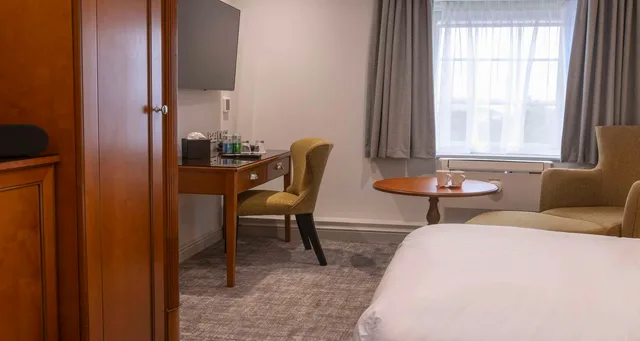 غرفة قياسية بسرير مزدوج، Yew Lodge Hotel East Midlands Airport 1/2