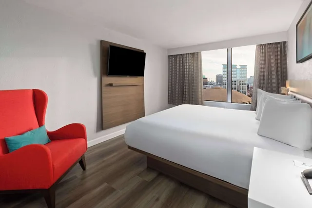 Junior Suite, King Bed, Sofa, Wyndham Garden Norfolk Downtown 5/10