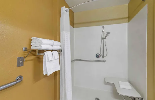 Studio, King Bed, Extended Stay America Atlanta - Morrow 4/5