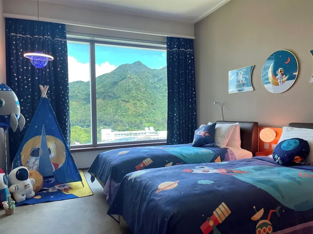 غرفة عائلية بسرير كوين وسريرين منفصلين لذوي الإعاقة، Novotel Citygate Hotel Hong Kong 4/7