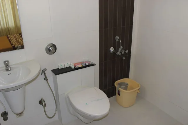 1 Bedroom, Family Suite, King Bed, Mount Residency 3/3