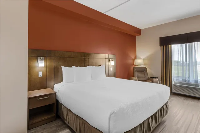 غرفة بسرير كينج، BEST WESTERN PLUS Winnipeg West 2/3