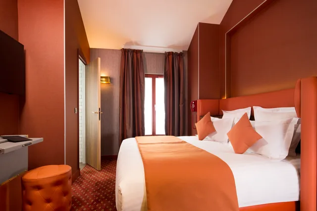 غرفة قياسية رباعية، Whistler Hotel 1/2