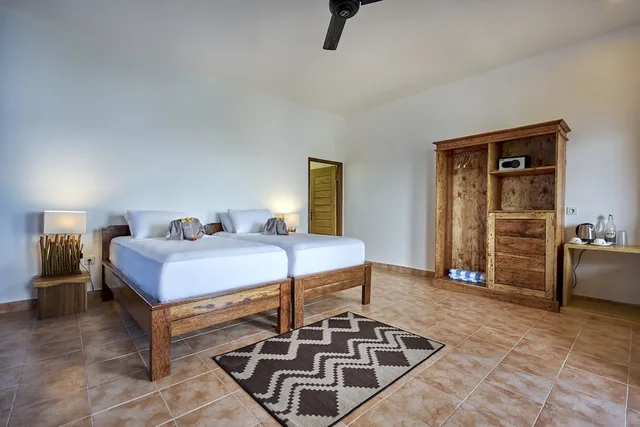 غرفة سوبيريور بسرير كينج بإطلالة على البحر، Vienna Beach Resort 1/5