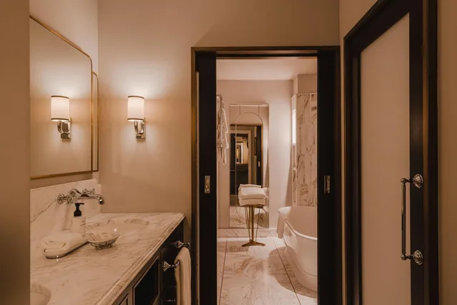 1 Bedroom, Studio, King Bed, Street View، Hotel Bristol A Luxury Collection Hotel Warsaw 7/7